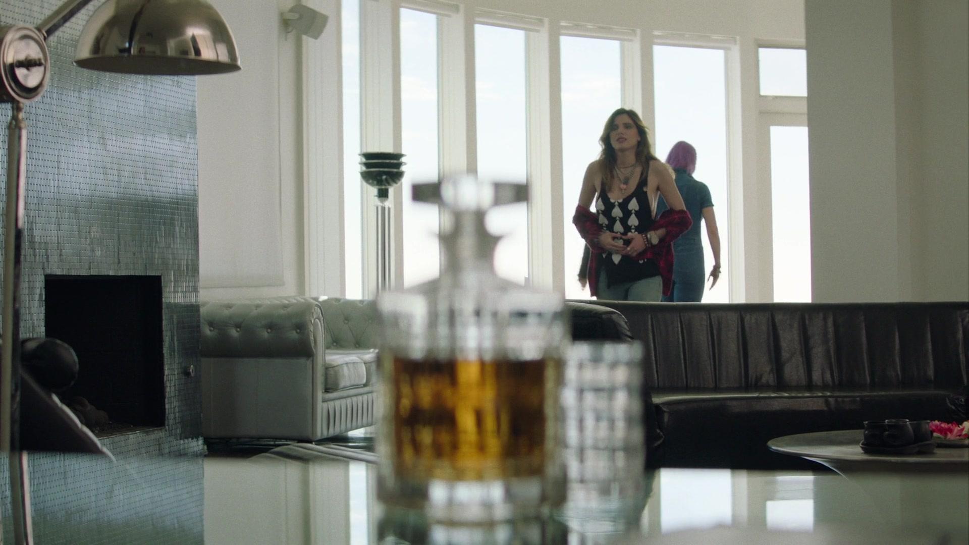 Paradise_City_2021_S01E08_1080p_BTD_000209.jpg