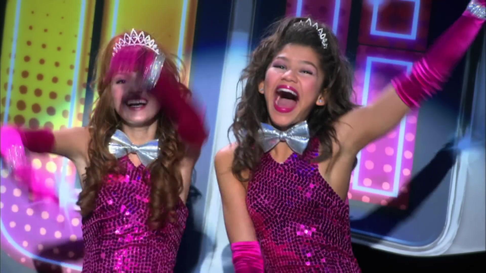 ShakeItUp_ThemeSong_BTD_050.jpg ShakeItUp_ThemeSong_BTD_050.jpg