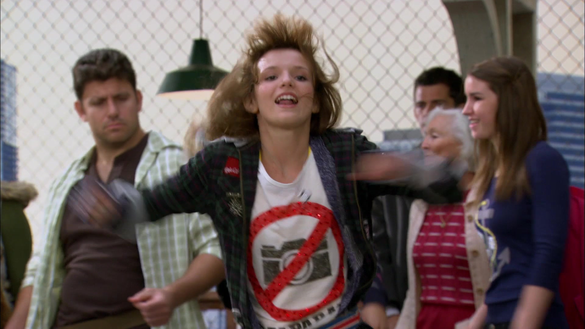 Shake_It_Up_S01E01_1080p_BTD_000093.jpg Shake_It_Up_S01E01_1080p_BTD_000093.jpg