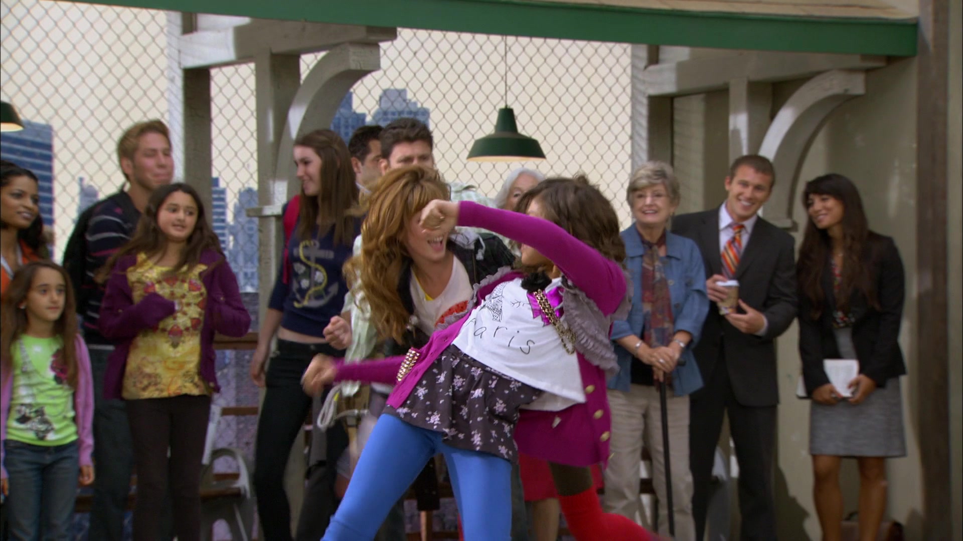 Shake_It_Up_S01E01_1080p_BTD_000114.jpg Shake_It_Up_S01E01_1080p_BTD_000114.jpg