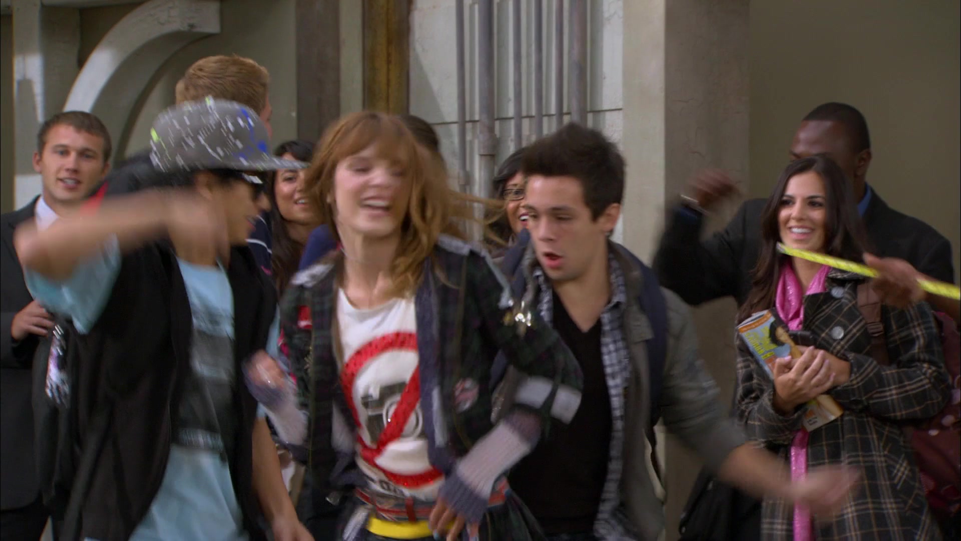 Shake_It_Up_S01E01_1080p_BTD_000138.jpg Shake_It_Up_S01E01_1080p_BTD_000138.jpg