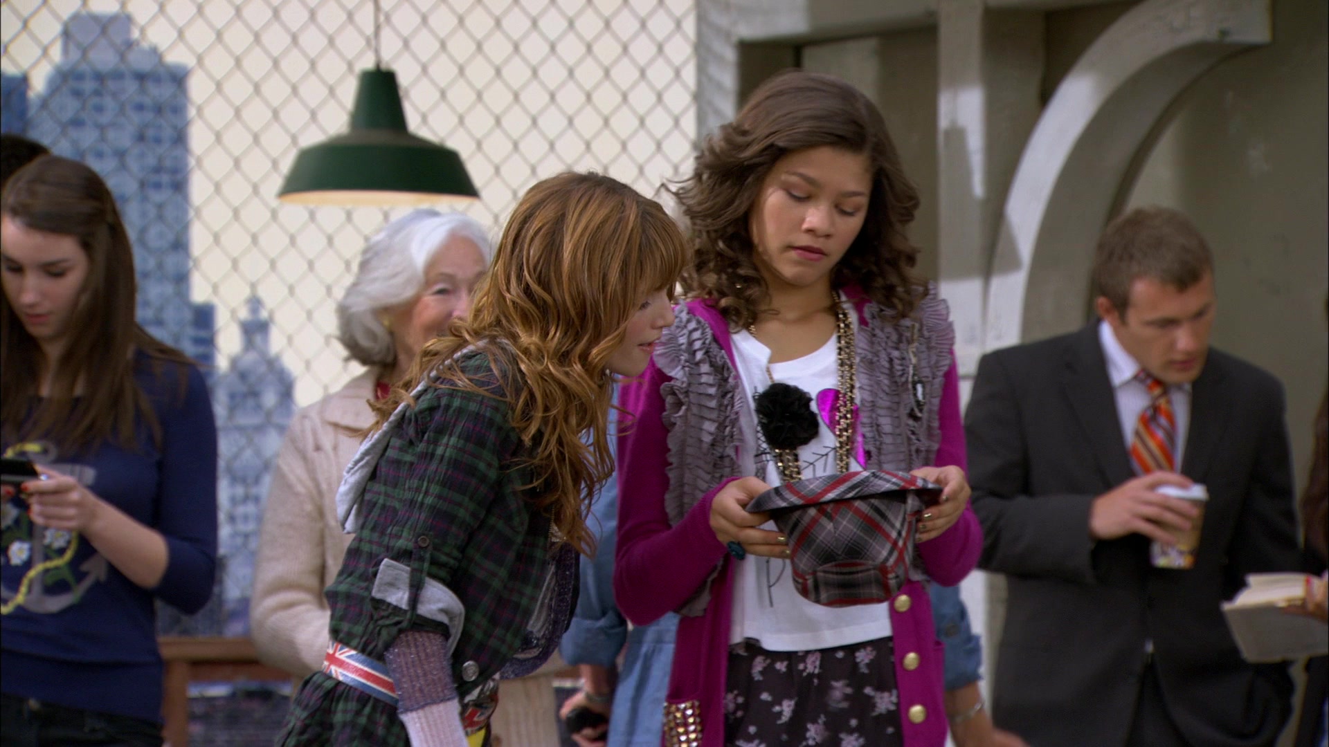 Shake_It_Up_S01E01_1080p_BTD_000260.jpg Shake_It_Up_S01E01_1080p_BTD_000260.jpg
