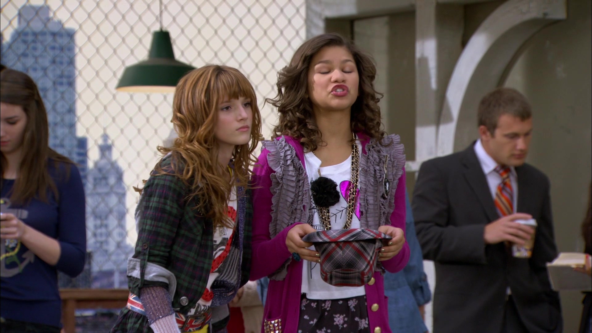 Shake_It_Up_S01E01_1080p_BTD_000263.jpg Shake_It_Up_S01E01_1080p_BTD_000263.jpg
