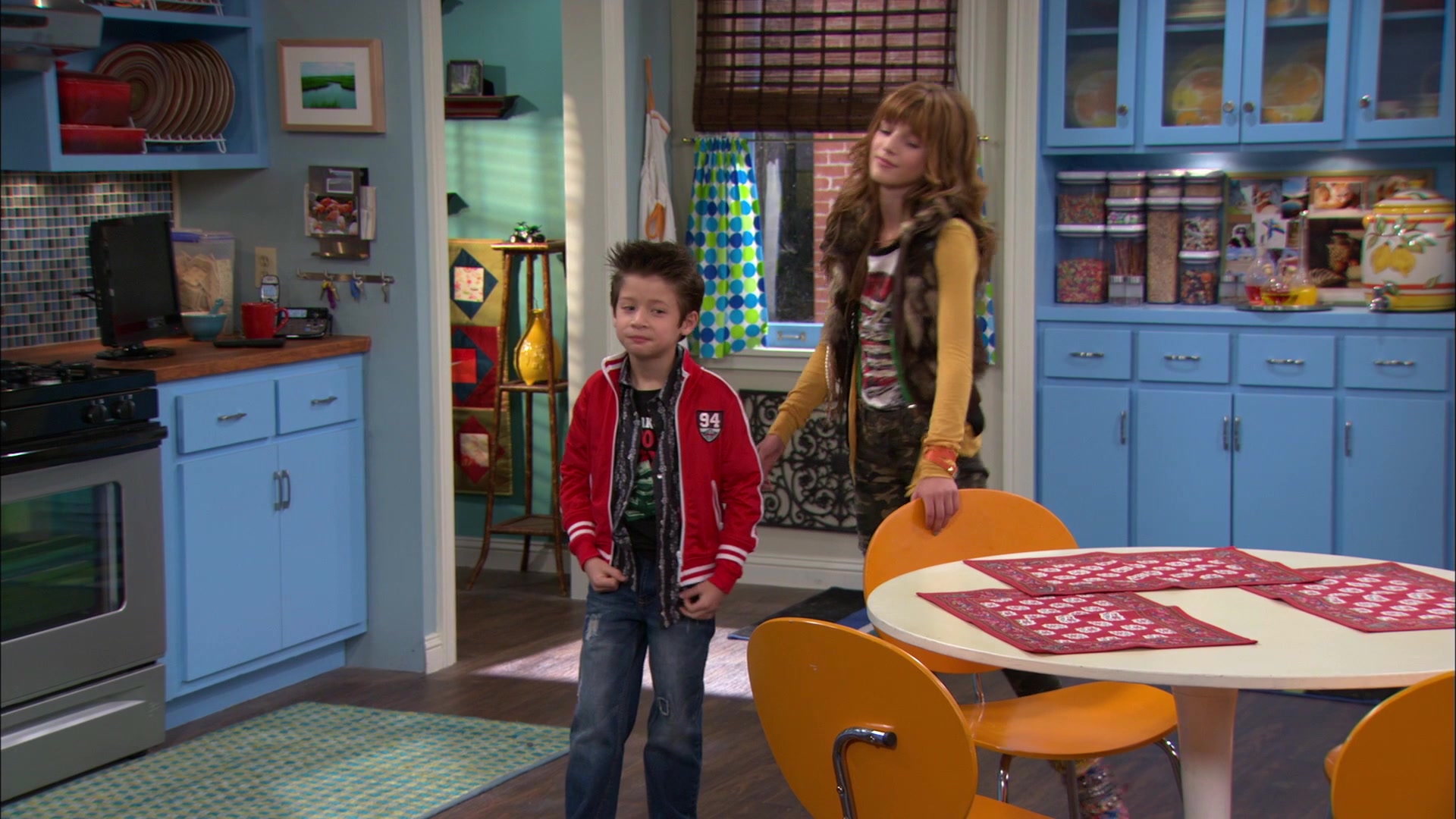 Shake_It_Up_S01E01_1080p_BTD_000566.jpg Shake_It_Up_S01E01_1080p_BTD_000566.jpg