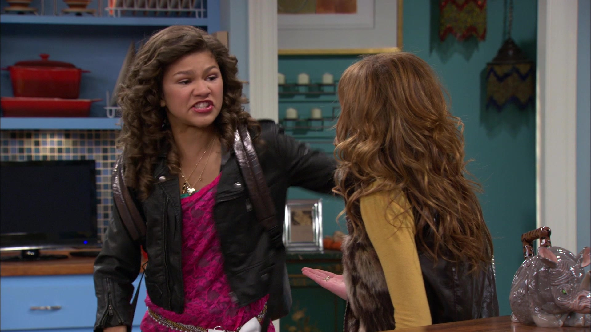 Shake_It_Up_S01E01_1080p_BTD_000605.jpg Shake_It_Up_S01E01_1080p_BTD_000605.jpg