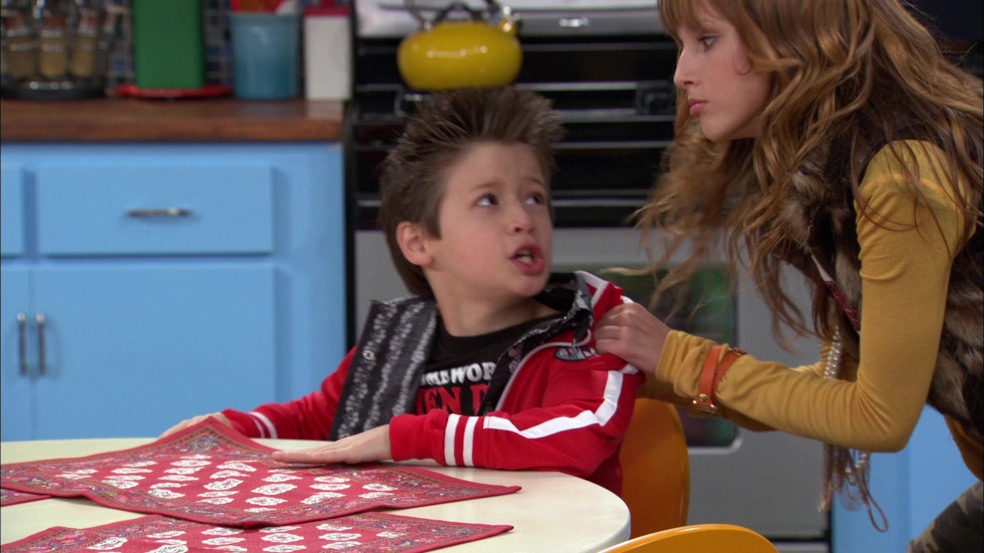 Shake_It_Up_S01E01_1080p_BTD_000655.jpg Shake_It_Up_S01E01_1080p_BTD_000655.jpg