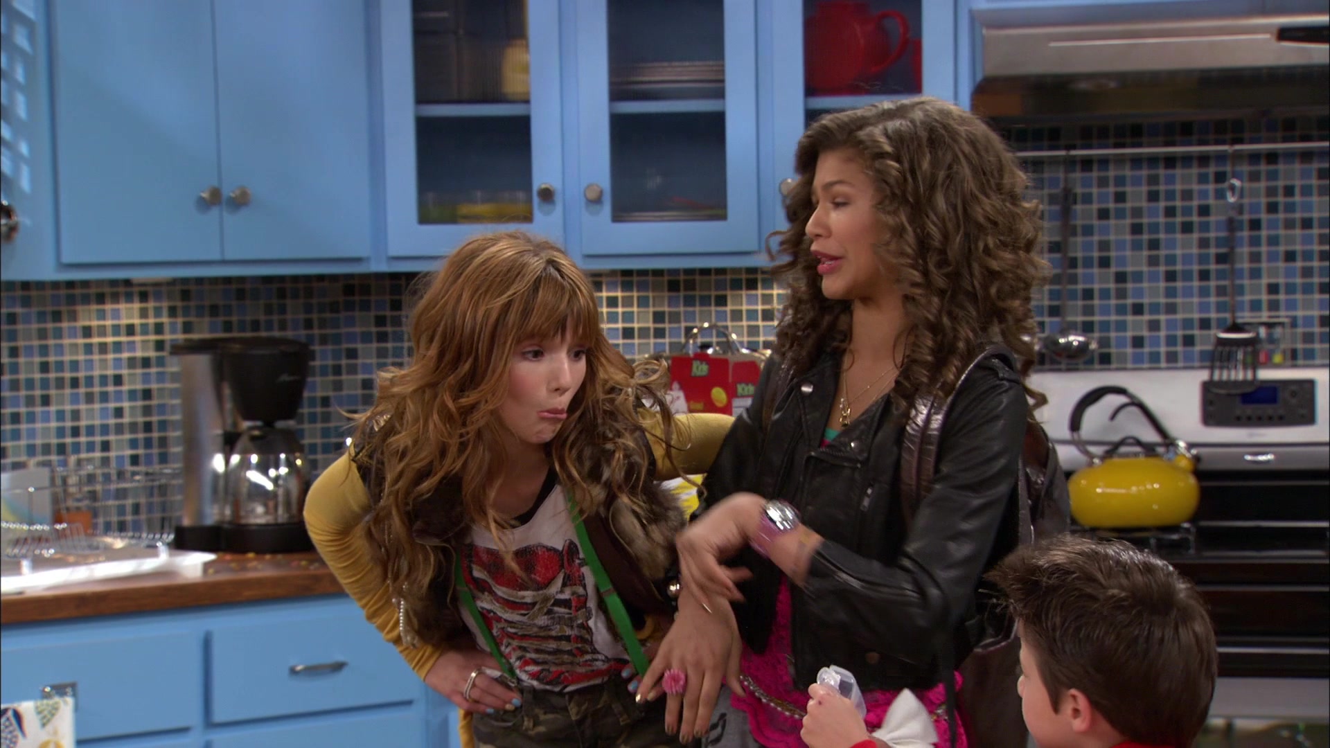 Shake_It_Up_S01E01_1080p_BTD_000727.jpg Shake_It_Up_S01E01_1080p_BTD_000727.jpg