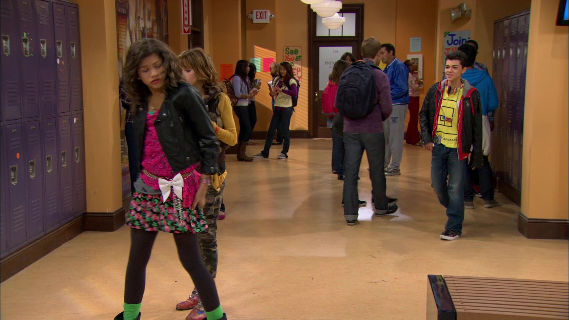 Shake_It_Up_S01E01_1080p_BTD_000790.jpg Shake_It_Up_S01E01_1080p_BTD_000790.jpg