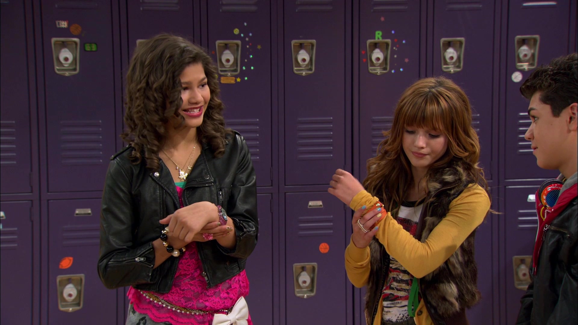 Shake_It_Up_S01E01_1080p_BTD_000844.jpg