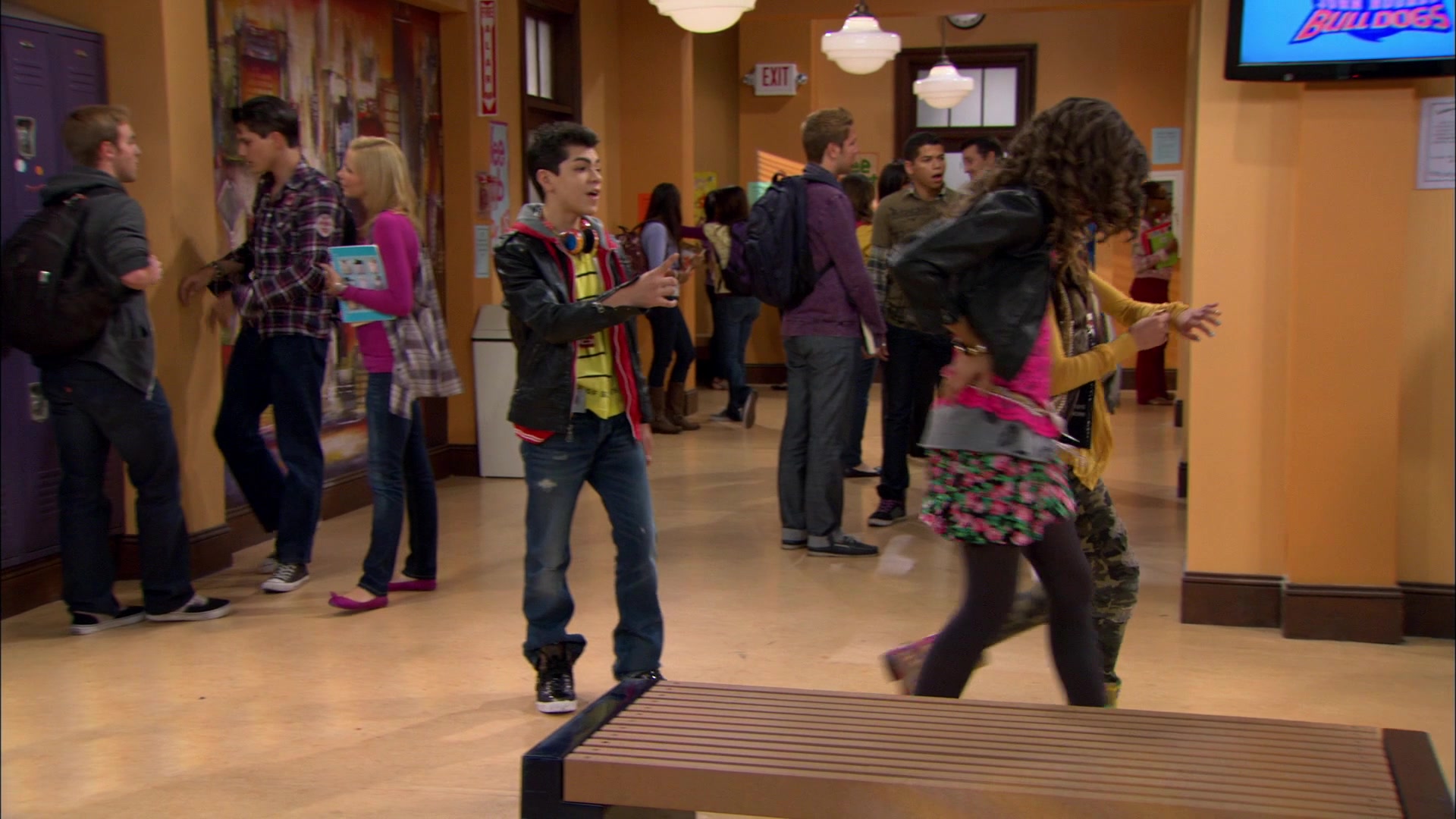 Shake_It_Up_S01E01_1080p_BTD_000859.jpg Shake_It_Up_S01E01_1080p_BTD_000859.jpg
