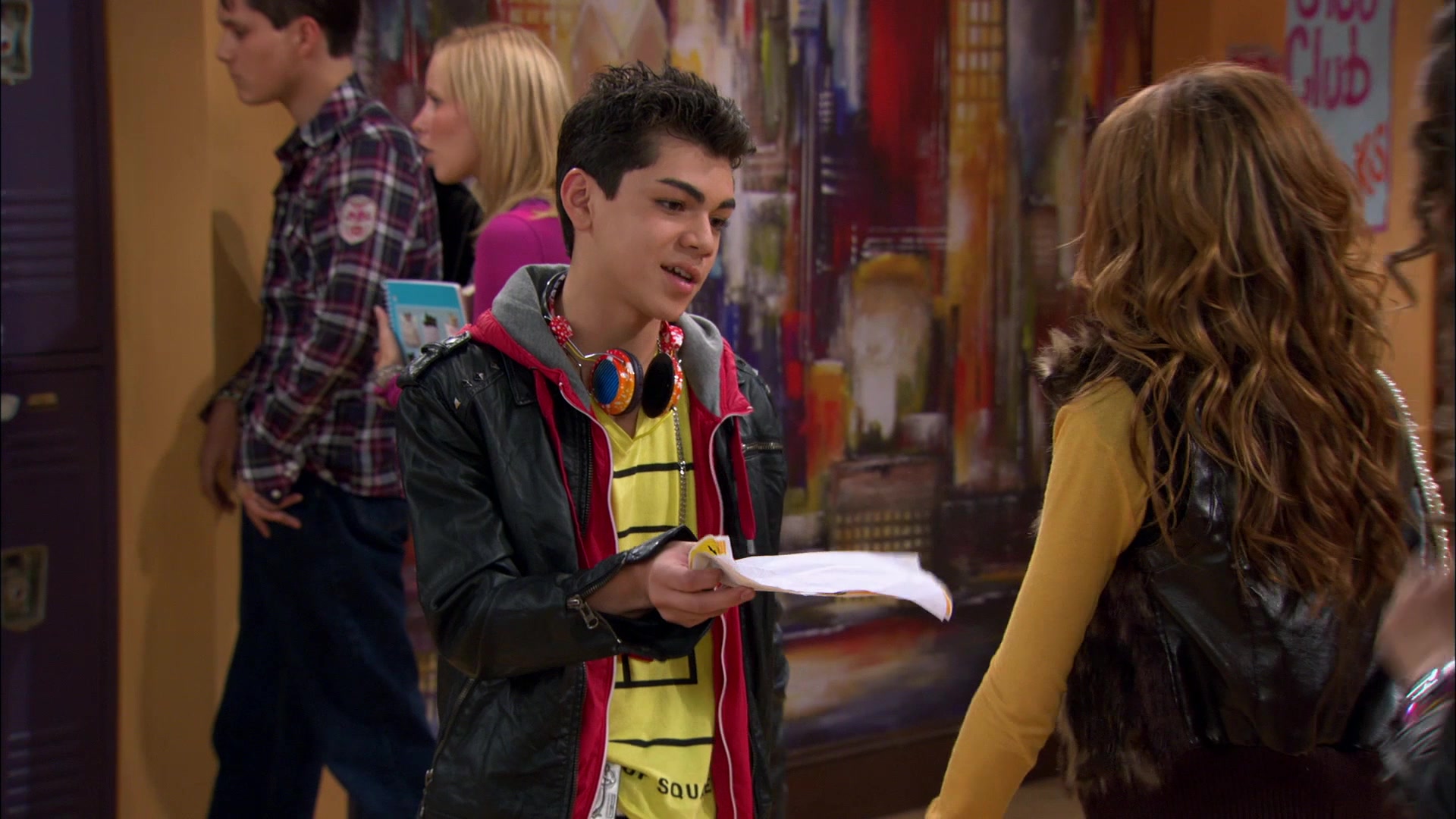 Shake_It_Up_S01E01_1080p_BTD_000866.jpg Shake_It_Up_S01E01_1080p_BTD_000866.jpg