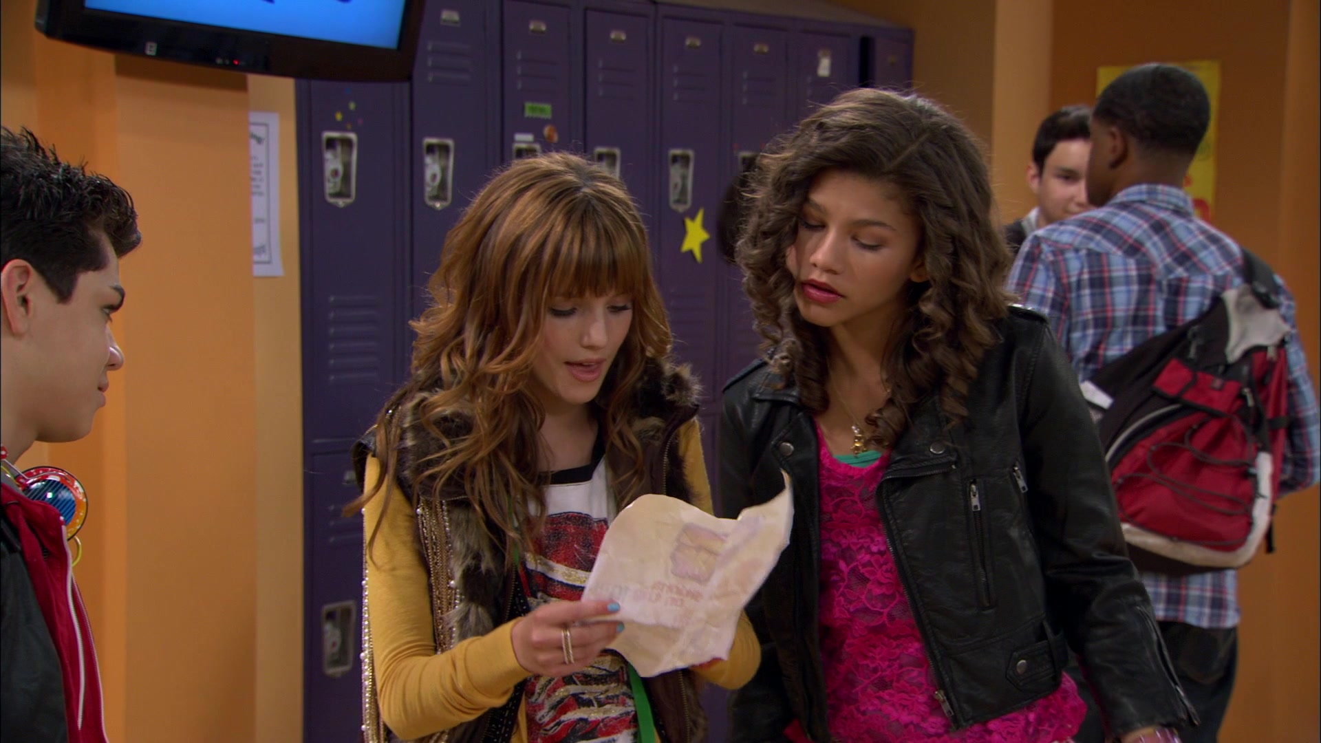 Shake_It_Up_S01E01_1080p_BTD_000877.jpg