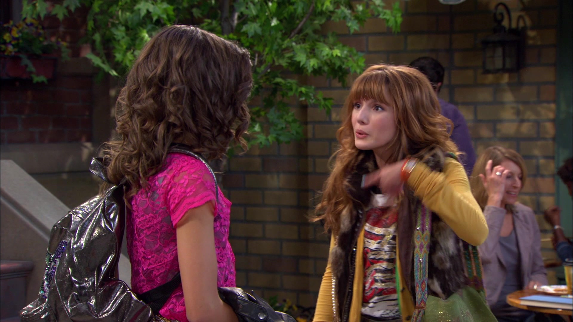 Shake_It_Up_S01E01_1080p_BTD_001131.jpg Shake_It_Up_S01E01_1080p_BTD_001131.jpg