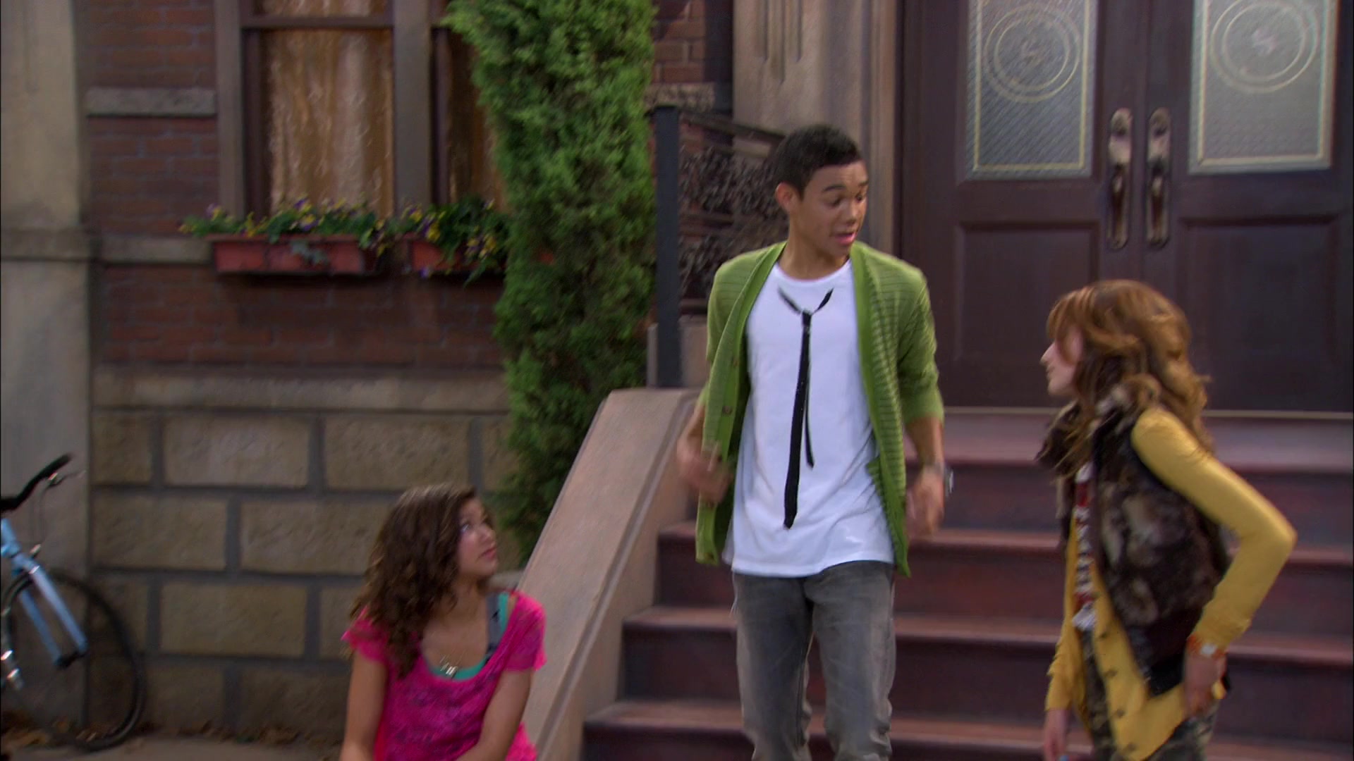 Shake_It_Up_S01E01_1080p_BTD_001201.jpg Shake_It_Up_S01E01_1080p_BTD_001201.jpg