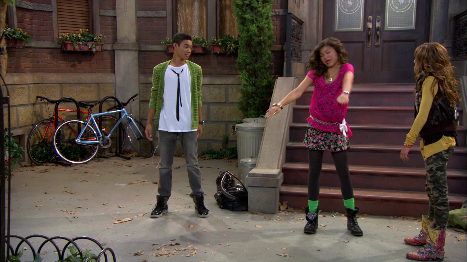 Shake_It_Up_S01E01_1080p_BTD_001265.jpg Shake_It_Up_S01E01_1080p_BTD_001265.jpg