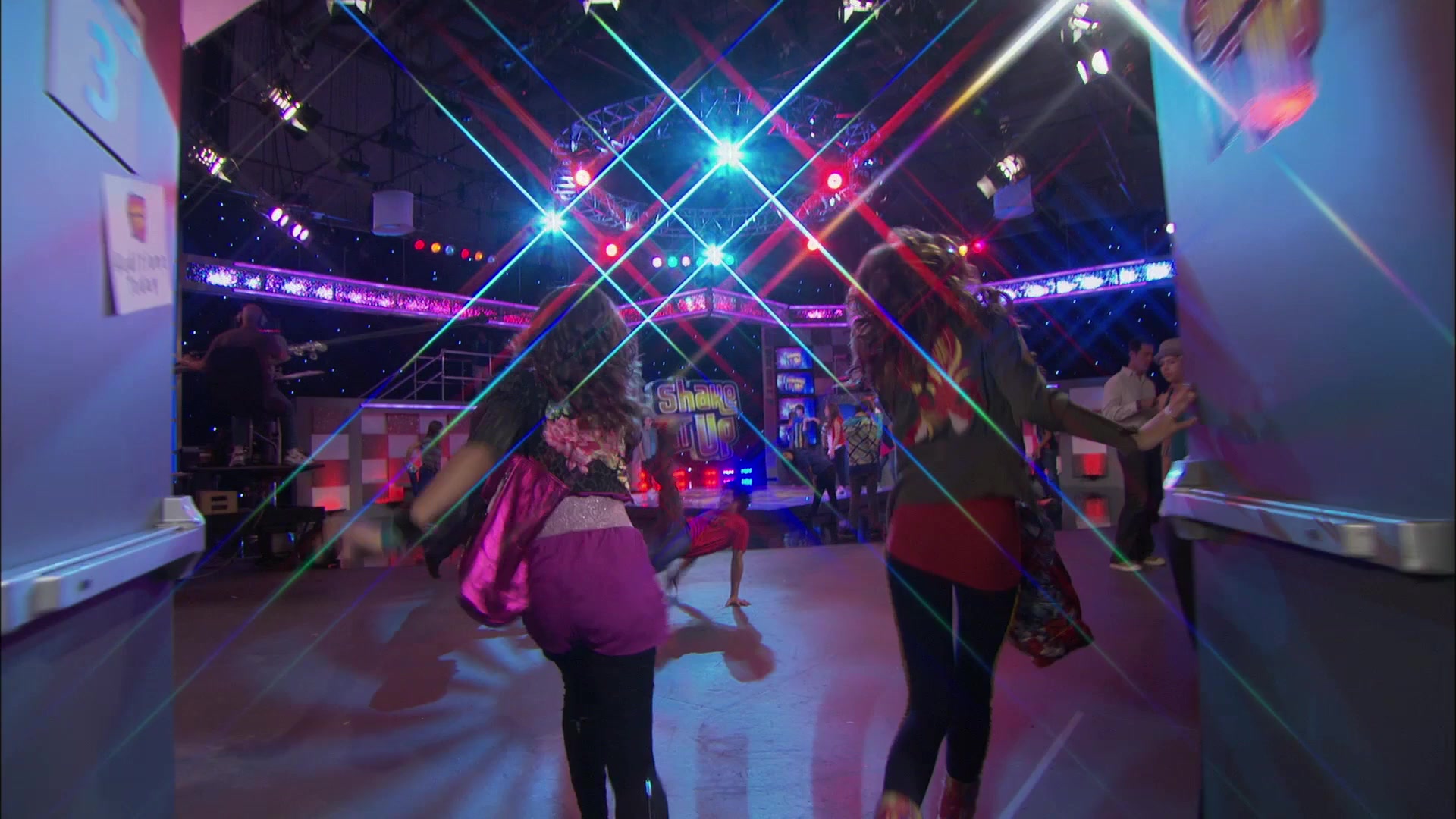 Shake_It_Up_S01E01_1080p_BTD_001334.jpg Shake_It_Up_S01E01_1080p_BTD_001334.jpg