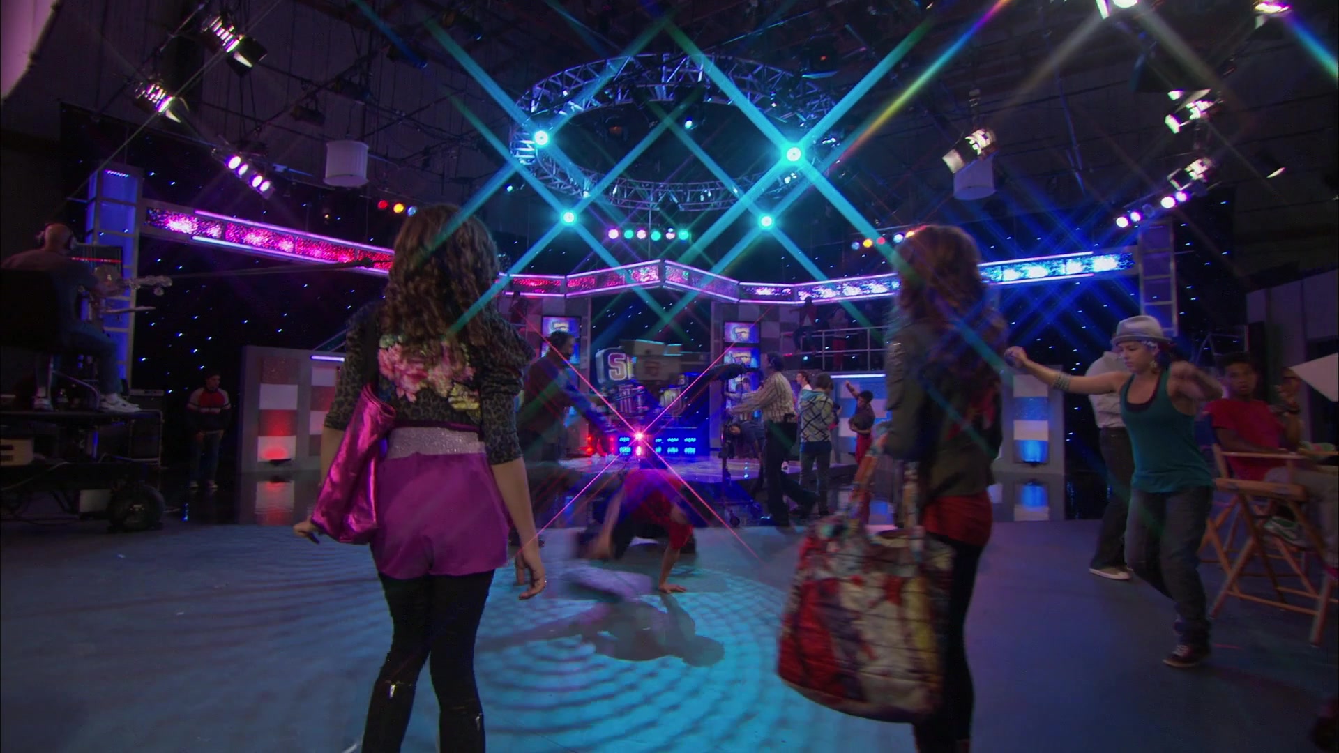 Shake_It_Up_S01E01_1080p_BTD_001337.jpg Shake_It_Up_S01E01_1080p_BTD_001337.jpg