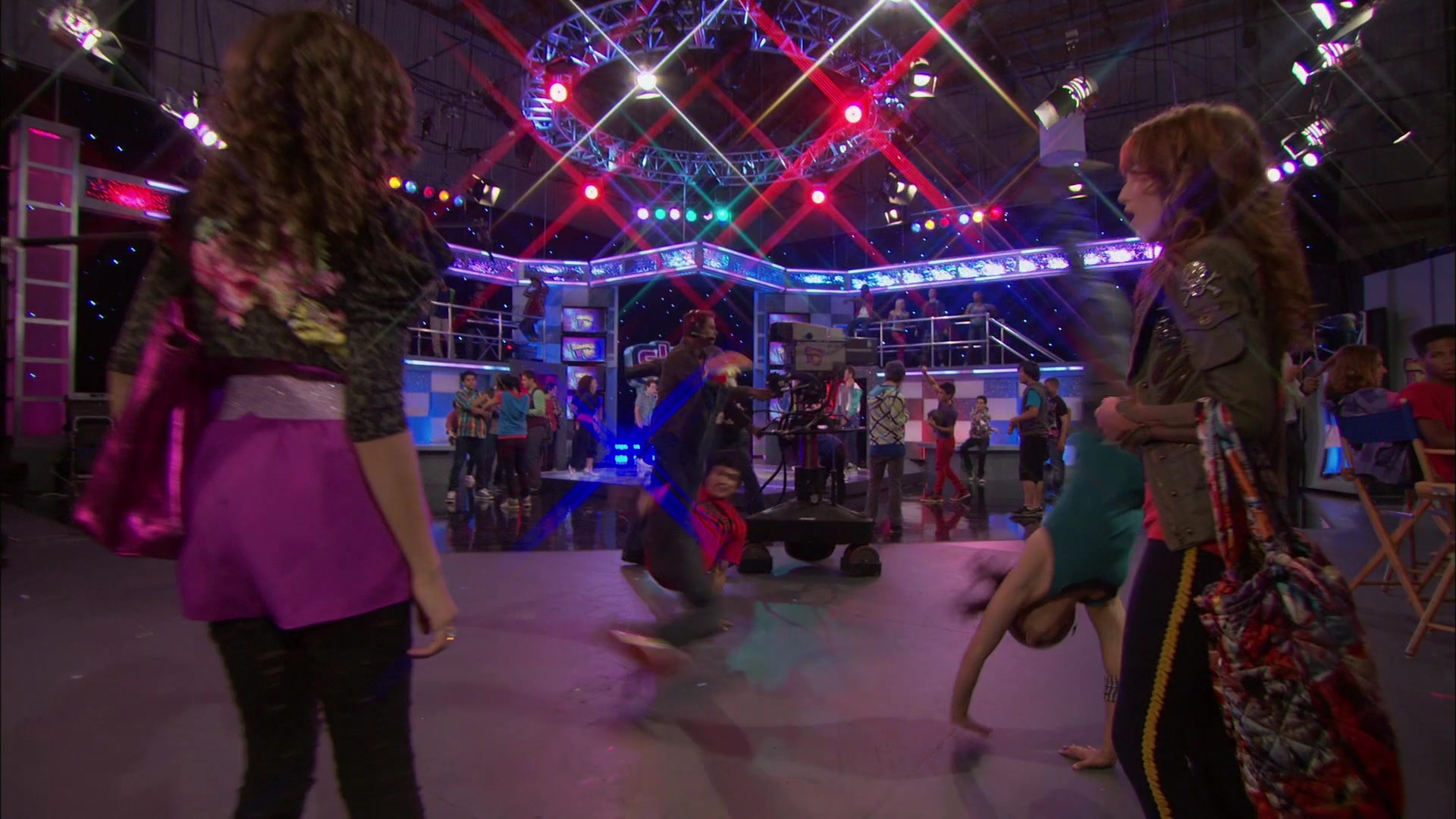 Shake_It_Up_S01E01_1080p_BTD_001339.jpg