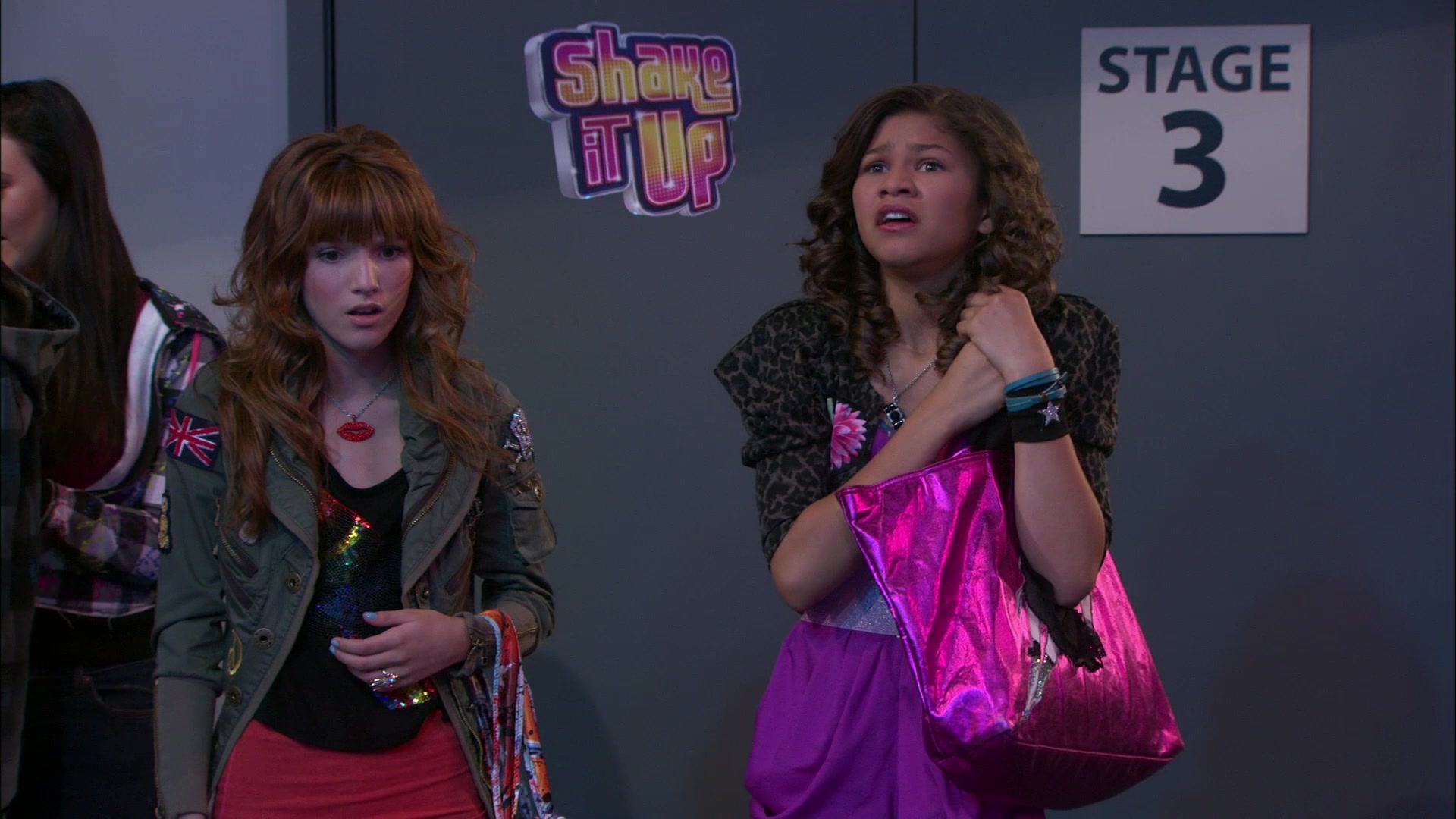 Shake_It_Up_S01E01_1080p_BTD_001361.jpg