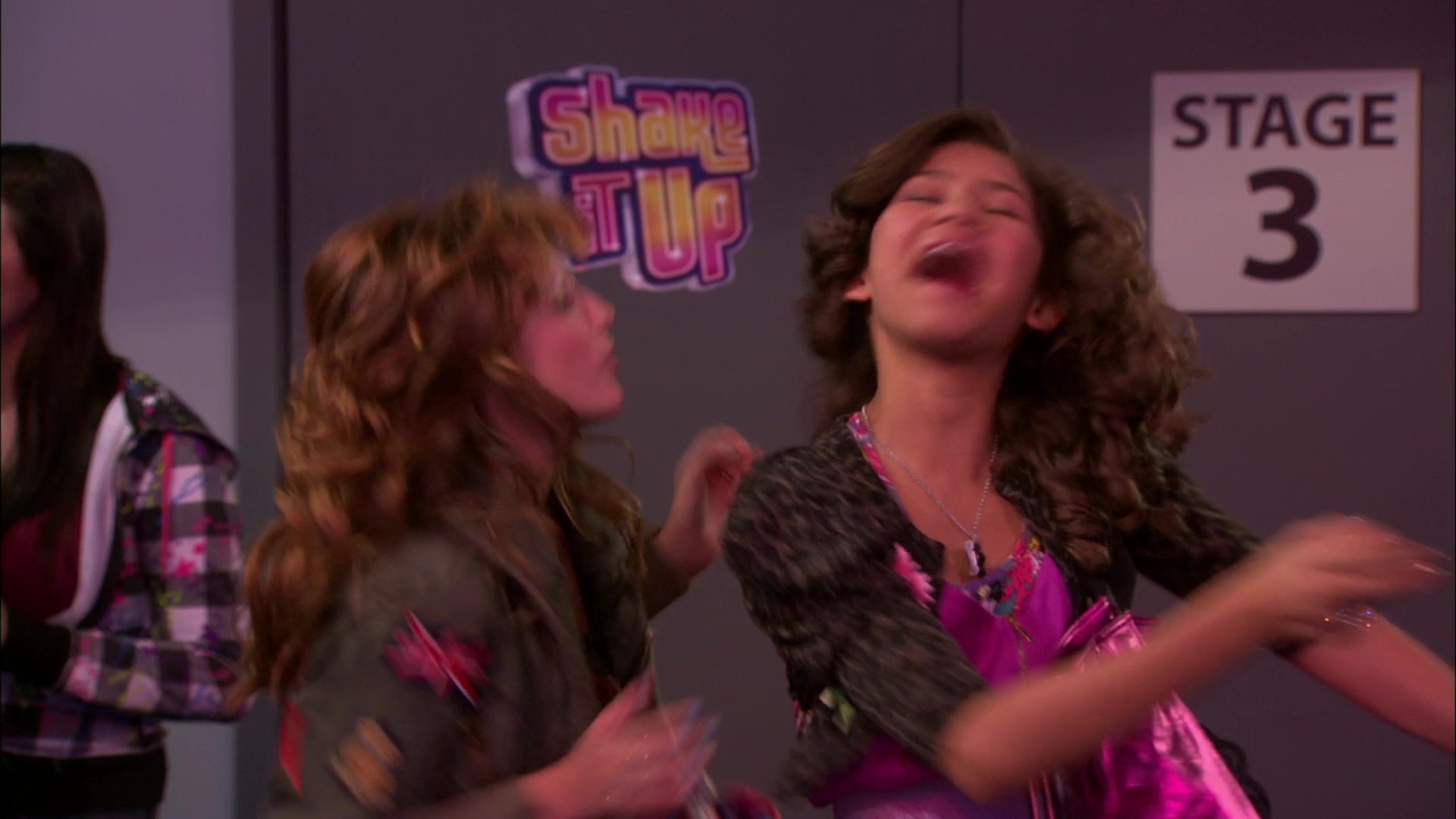 Shake_It_Up_S01E01_1080p_BTD_001400.jpg Shake_It_Up_S01E01_1080p_BTD_001400.jpg