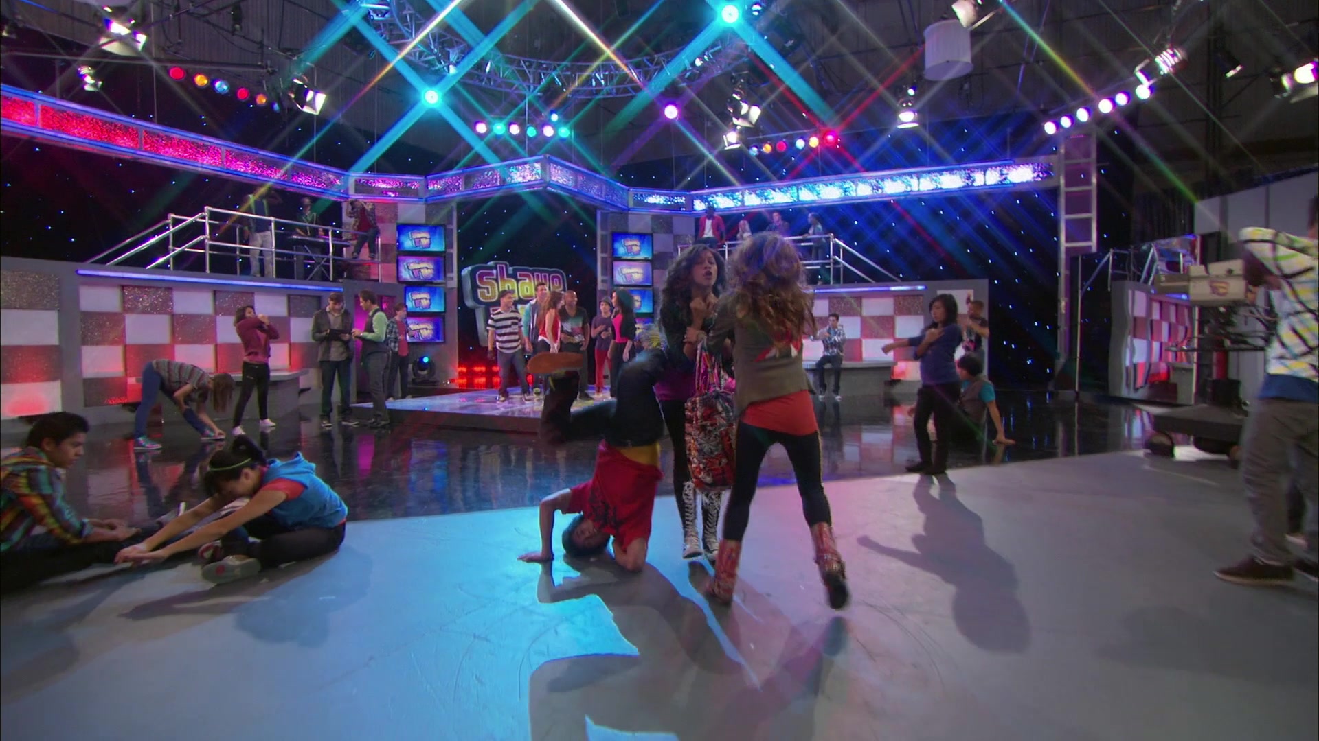 Shake_It_Up_S01E01_1080p_BTD_001407.jpg Shake_It_Up_S01E01_1080p_BTD_001407.jpg