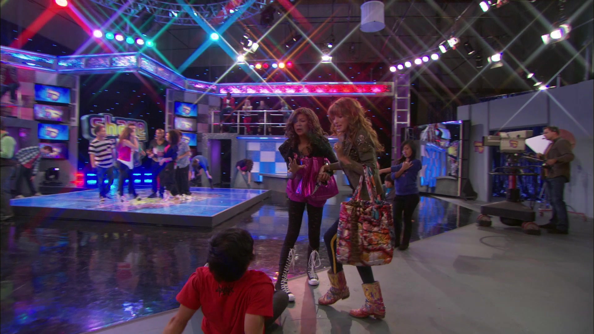 Shake_It_Up_S01E01_1080p_BTD_001412.jpg Shake_It_Up_S01E01_1080p_BTD_001412.jpg