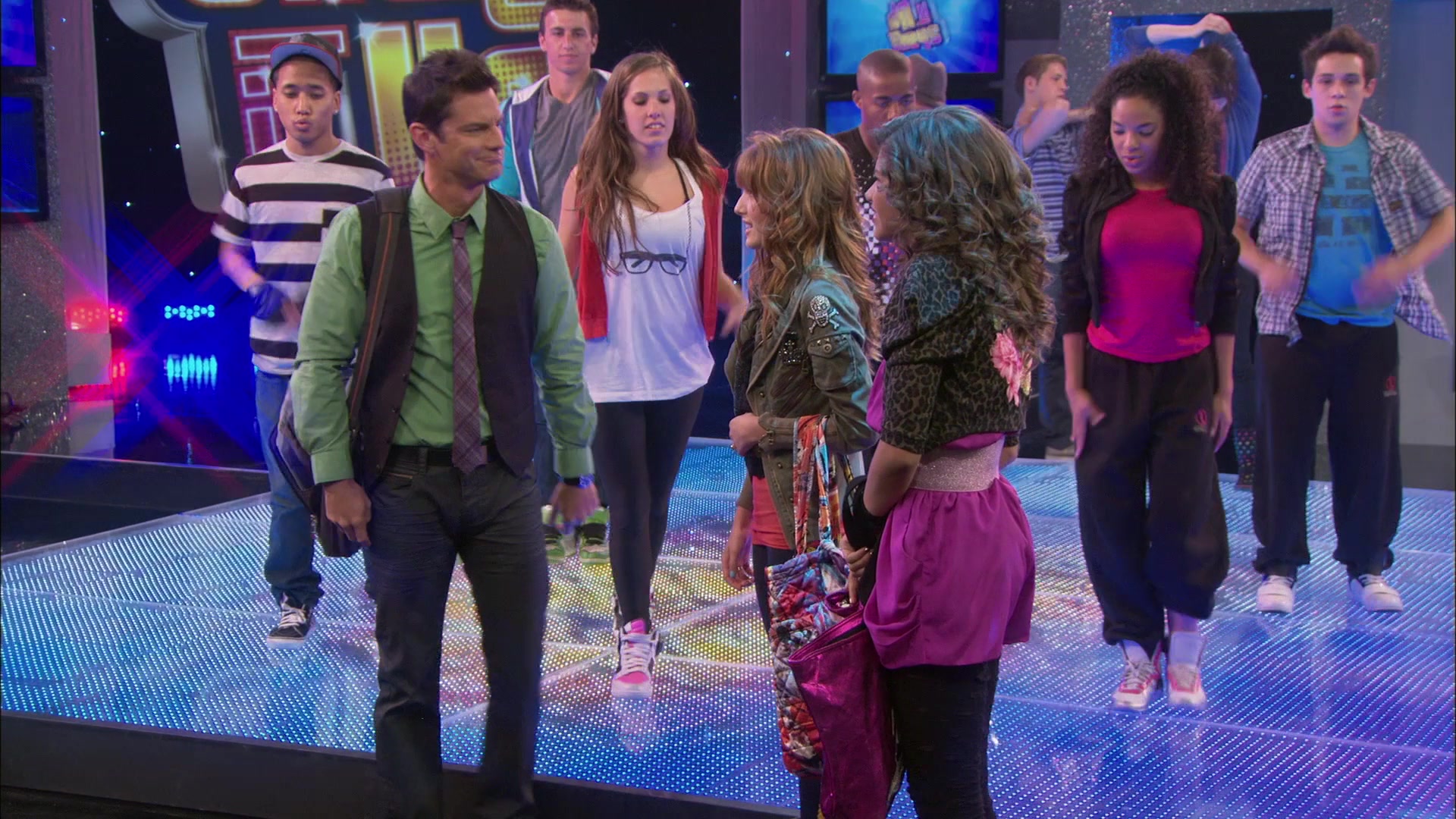 Shake_It_Up_S01E01_1080p_BTD_001438.jpg Shake_It_Up_S01E01_1080p_BTD_001438.jpg