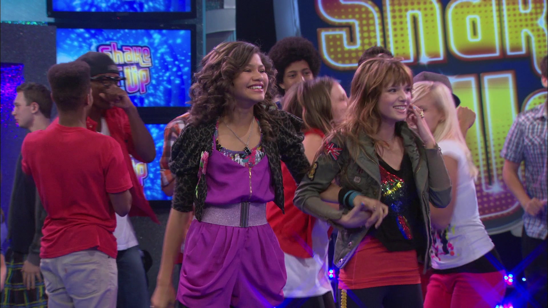 Shake_It_Up_S01E01_1080p_BTD_001577.jpg