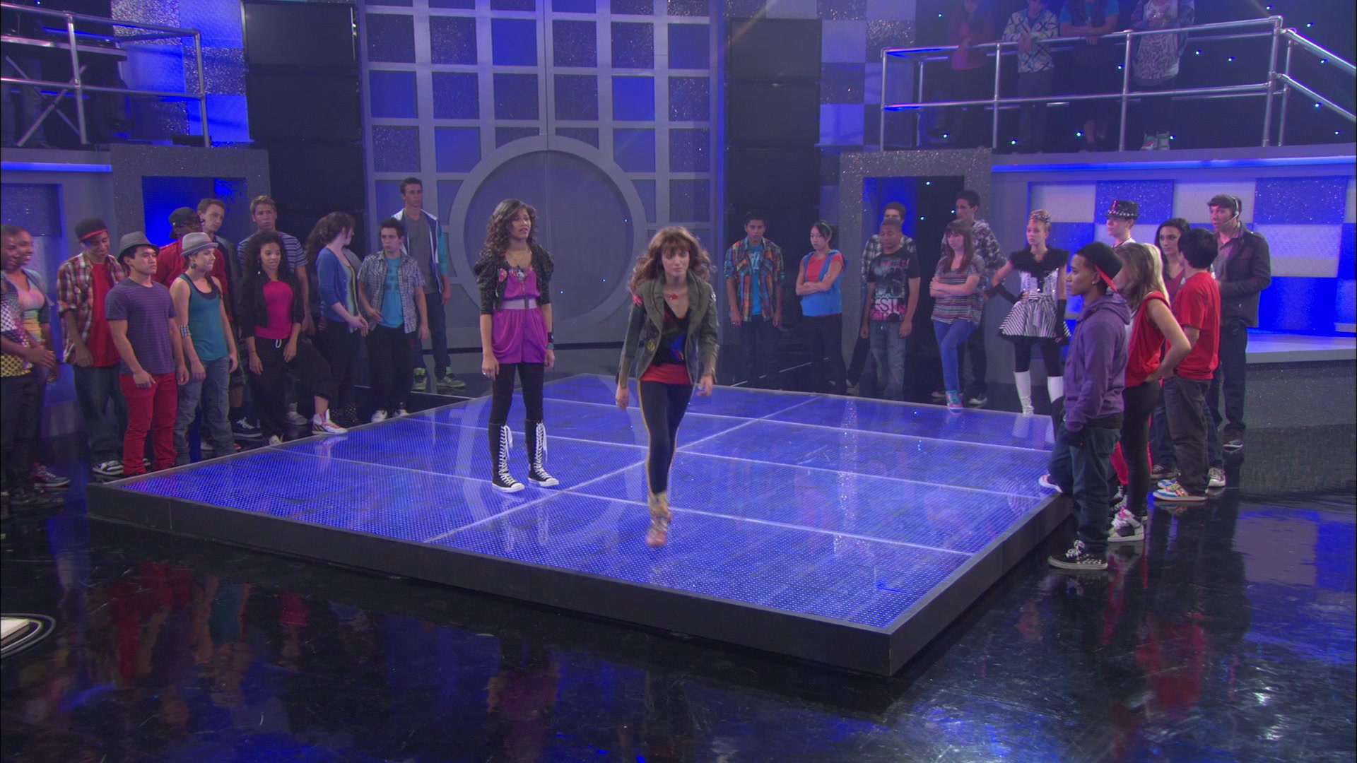 Shake_It_Up_S01E01_1080p_BTD_002099.jpg