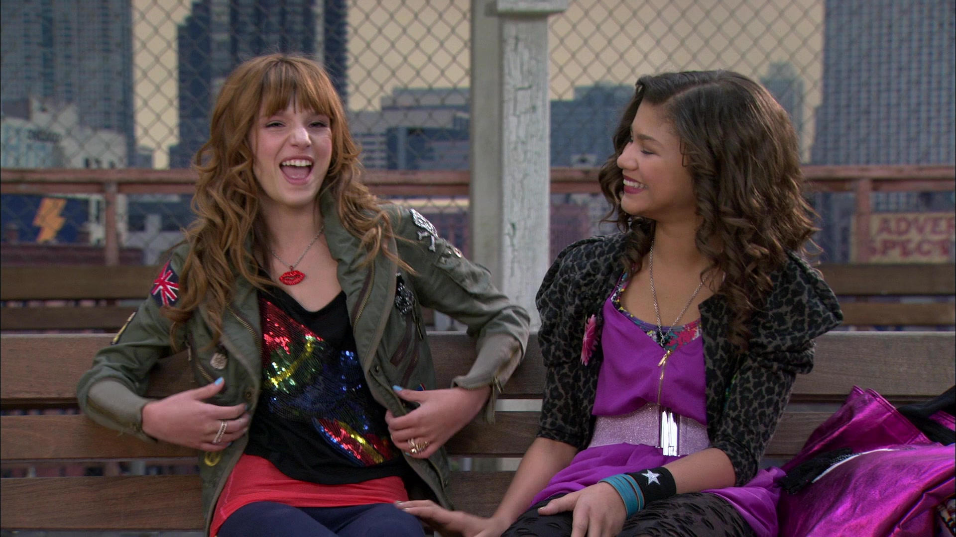 Shake_It_Up_S01E01_1080p_BTD_002321.jpg