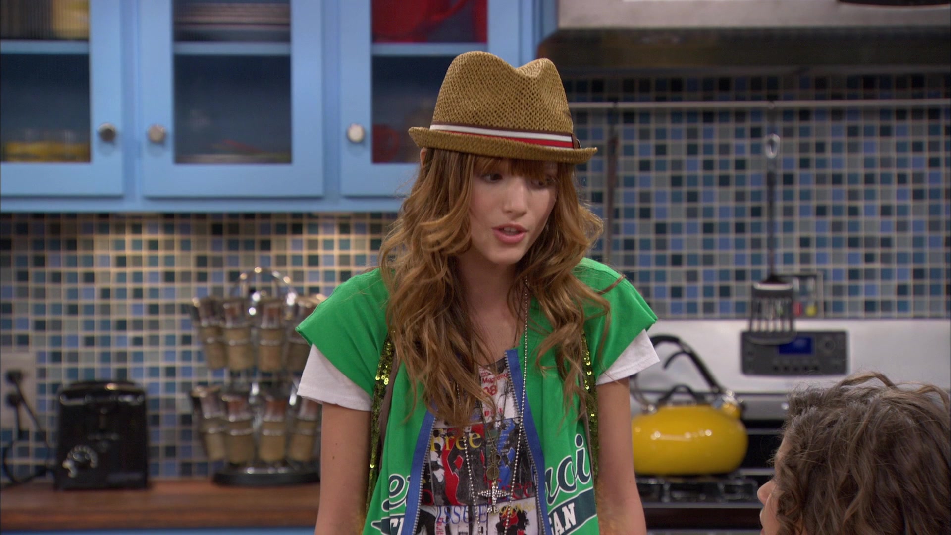 Shake_It_Up_S01E01_1080p_BTD_002460.jpg