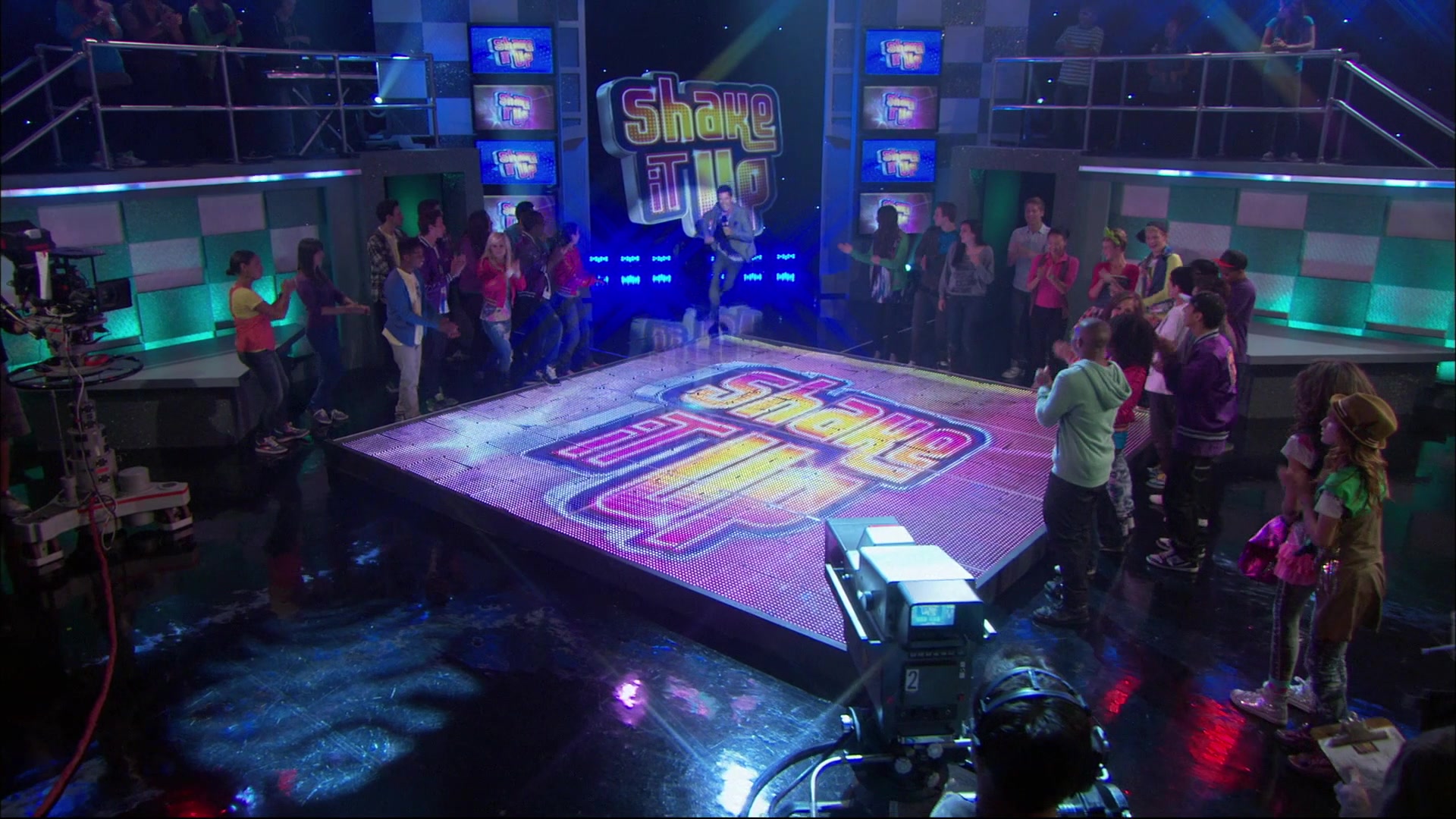 Shake_It_Up_S01E01_1080p_BTD_002575.jpg Shake_It_Up_S01E01_1080p_BTD_002575.jpg