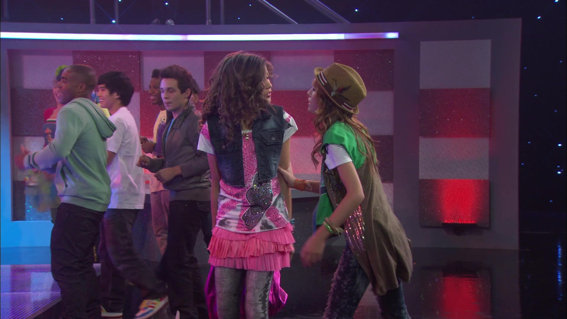 Shake_It_Up_S01E01_1080p_BTD_002631.jpg Shake_It_Up_S01E01_1080p_BTD_002631.jpg