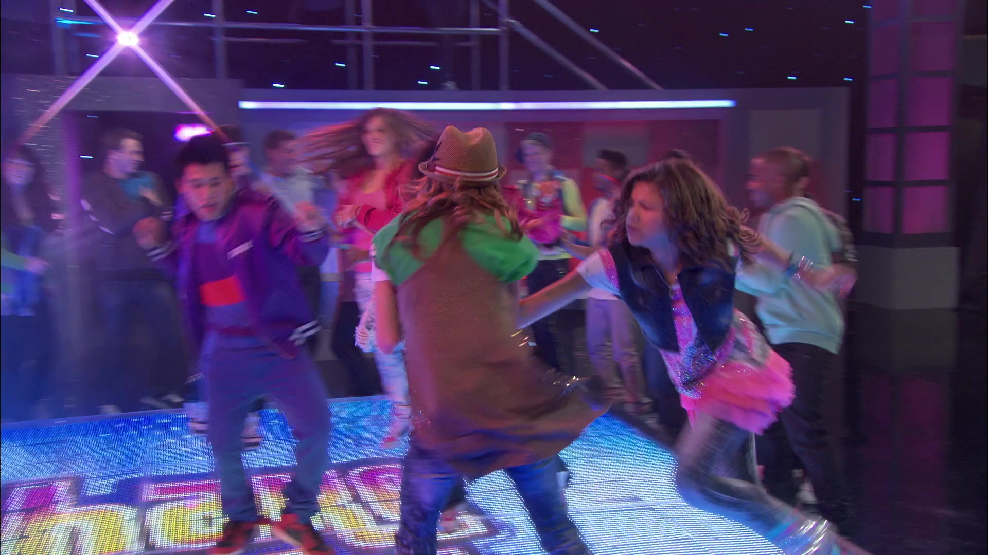 Shake_It_Up_S01E01_1080p_BTD_002669.jpg Shake_It_Up_S01E01_1080p_BTD_002669.jpg