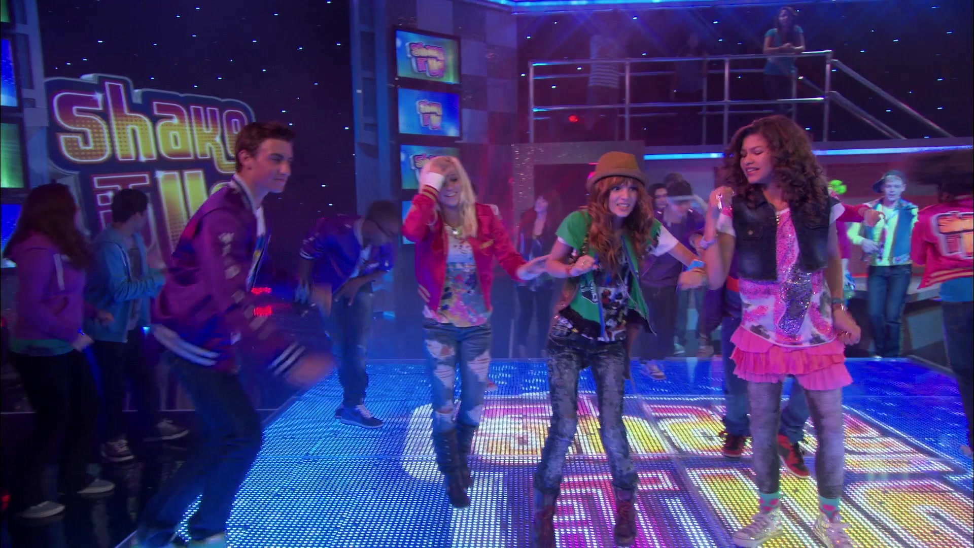 Shake_It_Up_S01E01_1080p_BTD_002676.jpg