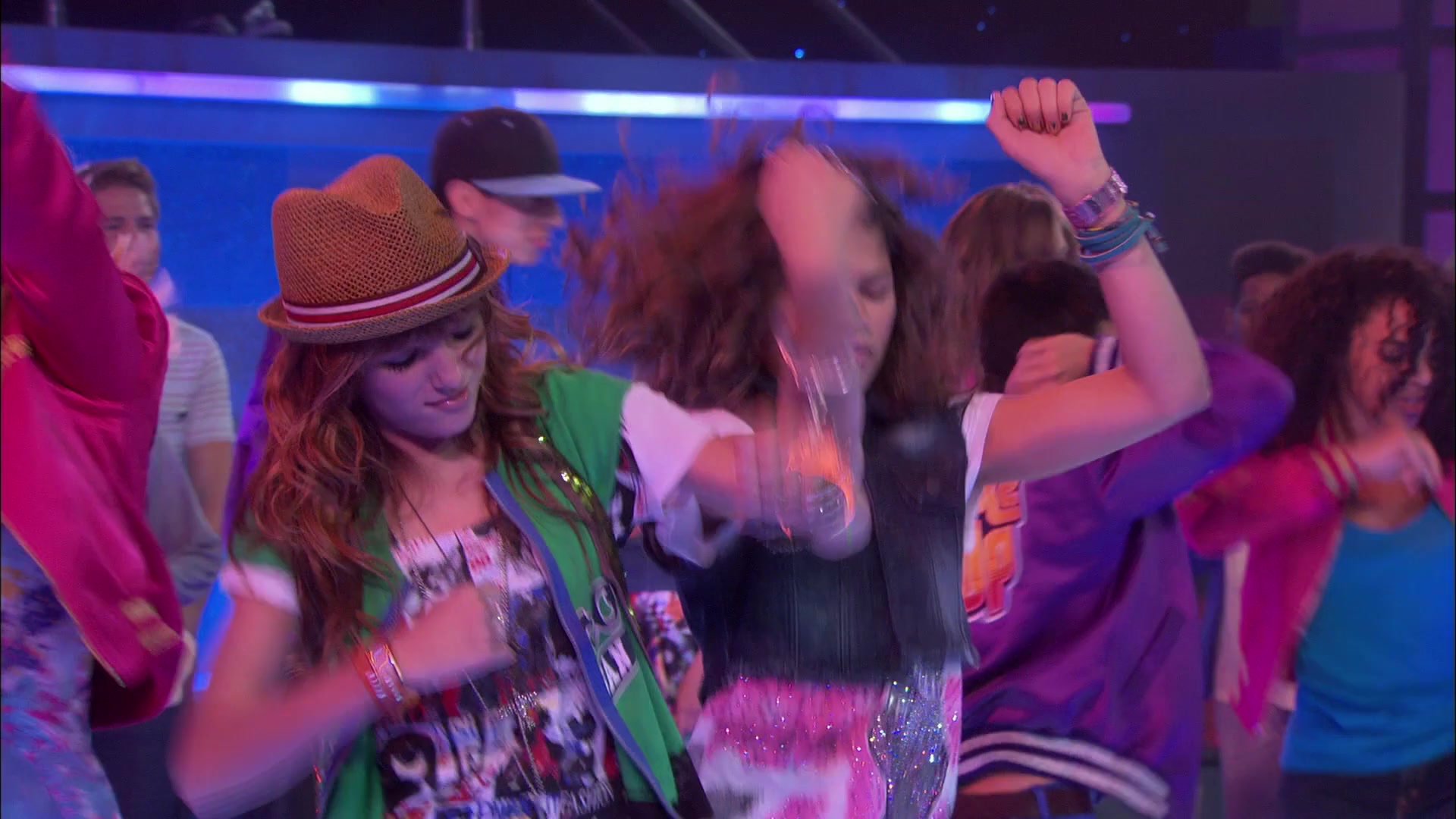 Shake_It_Up_S01E01_1080p_BTD_002691.jpg Shake_It_Up_S01E01_1080p_BTD_002691.jpg