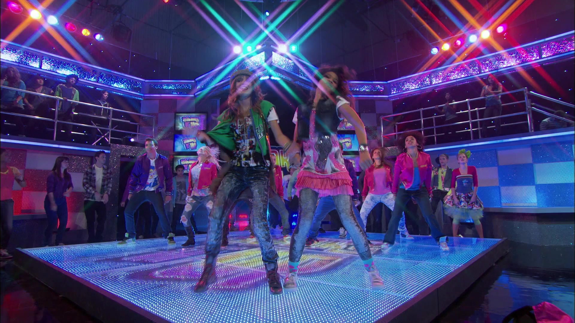 Shake_It_Up_S01E01_1080p_BTD_002754.jpg