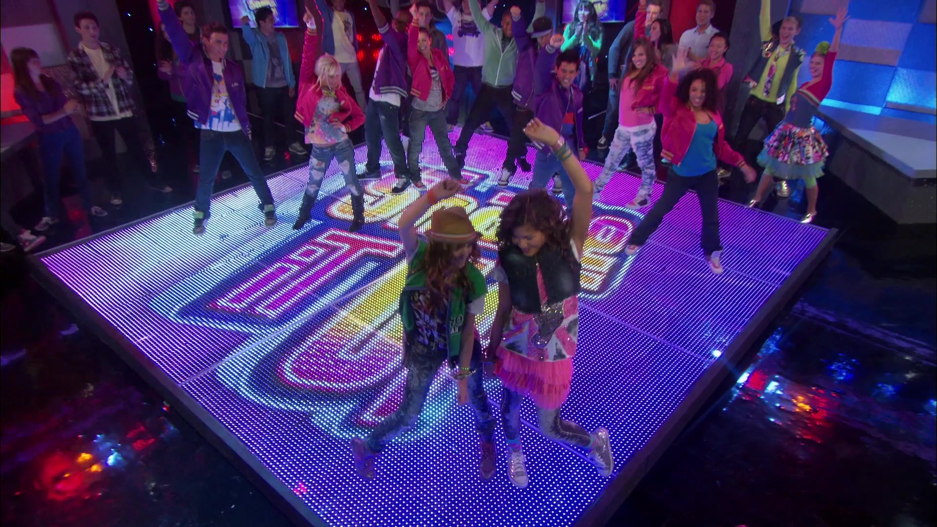 Shake_It_Up_S01E01_1080p_BTD_002845.jpg