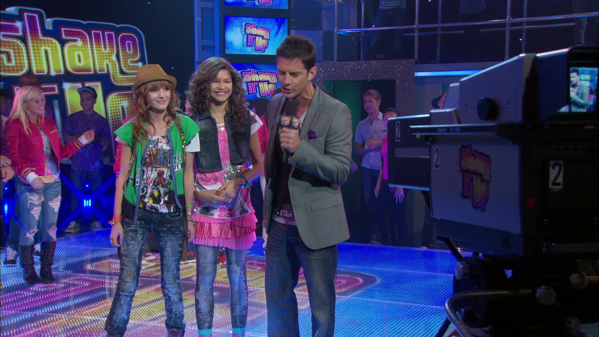 Shake_It_Up_S01E01_1080p_BTD_002876.jpg Shake_It_Up_S01E01_1080p_BTD_002876.jpg