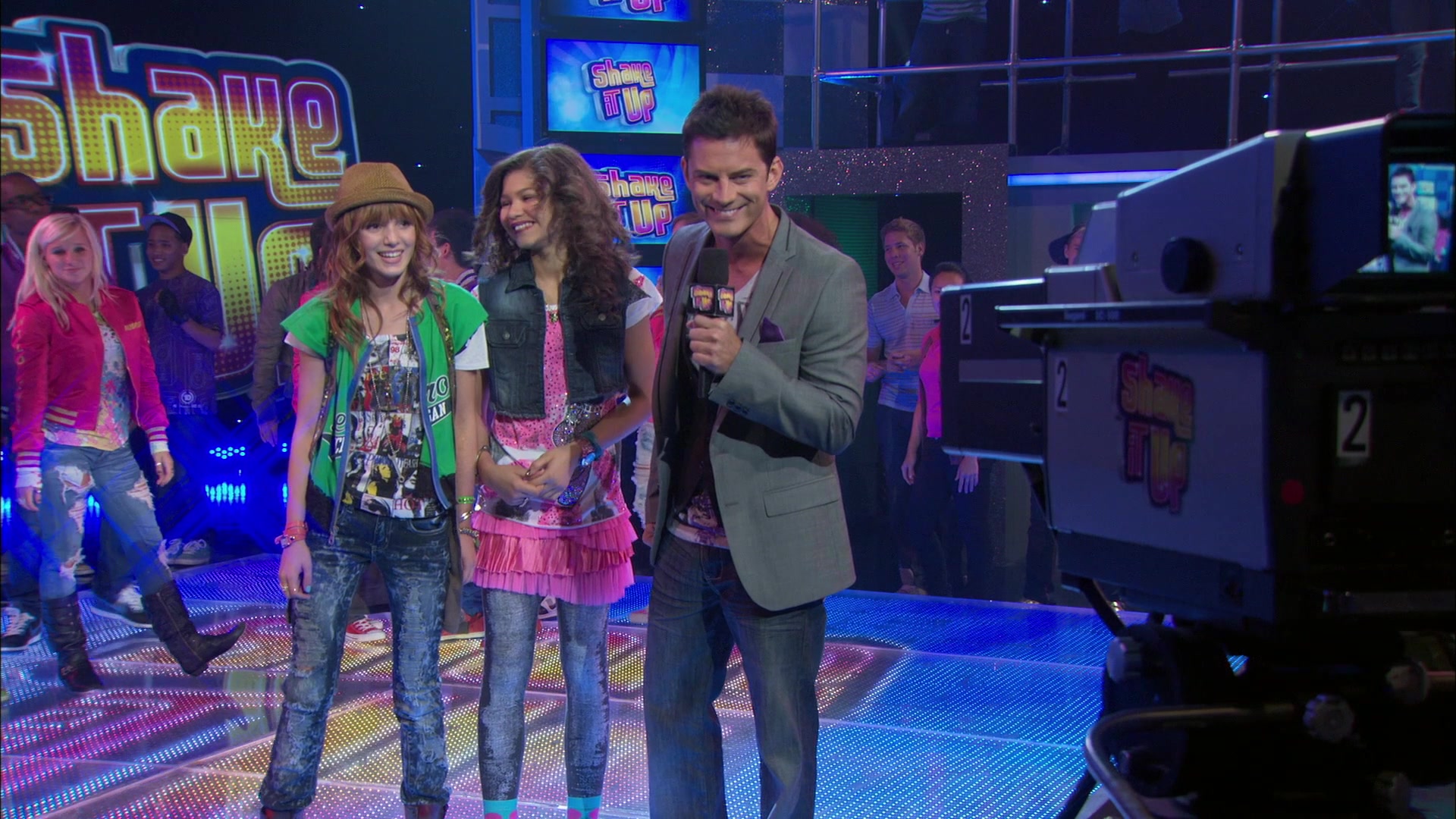 Shake_It_Up_S01E01_1080p_BTD_002879.jpg Shake_It_Up_S01E01_1080p_BTD_002879.jpg