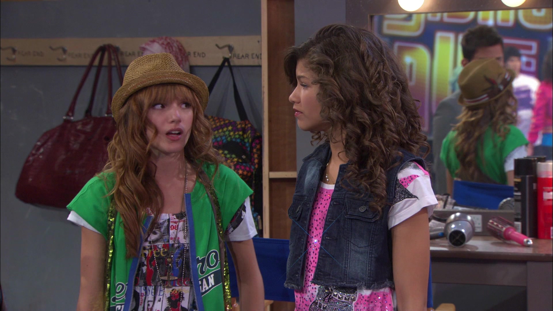 Shake_It_Up_S01E01_1080p_BTD_002917.jpg Shake_It_Up_S01E01_1080p_BTD_002917.jpg