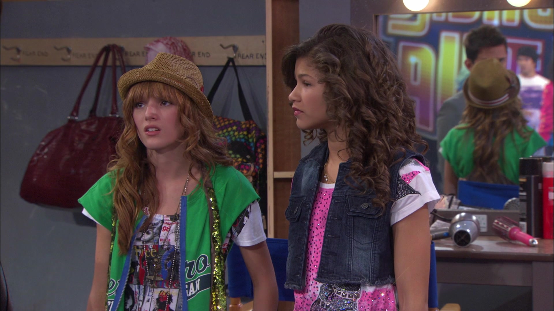 Shake_It_Up_S01E01_1080p_BTD_002918.jpg Shake_It_Up_S01E01_1080p_BTD_002918.jpg