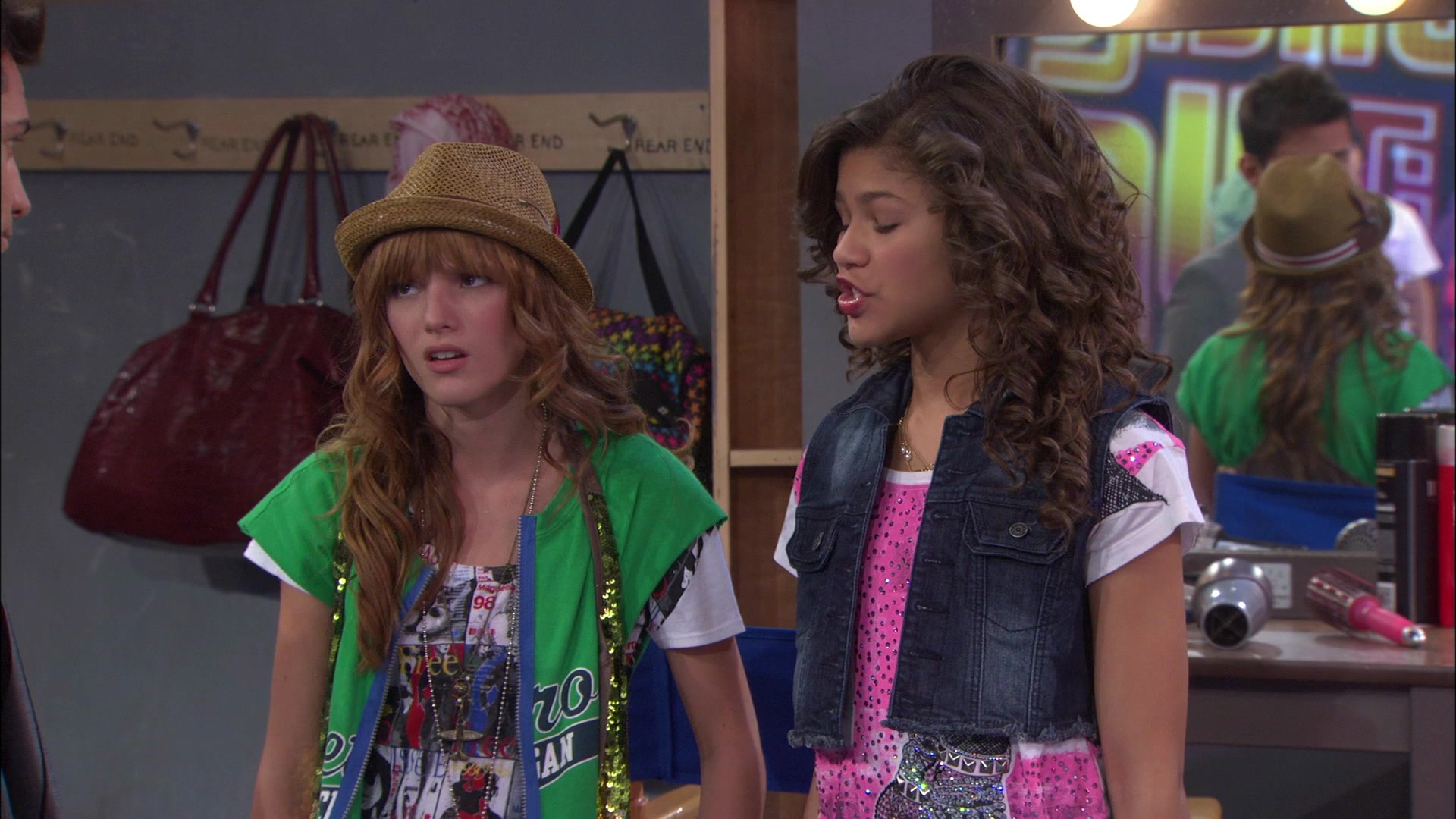 Shake_It_Up_S01E01_1080p_BTD_002922.jpg Shake_It_Up_S01E01_1080p_BTD_002922.jpg