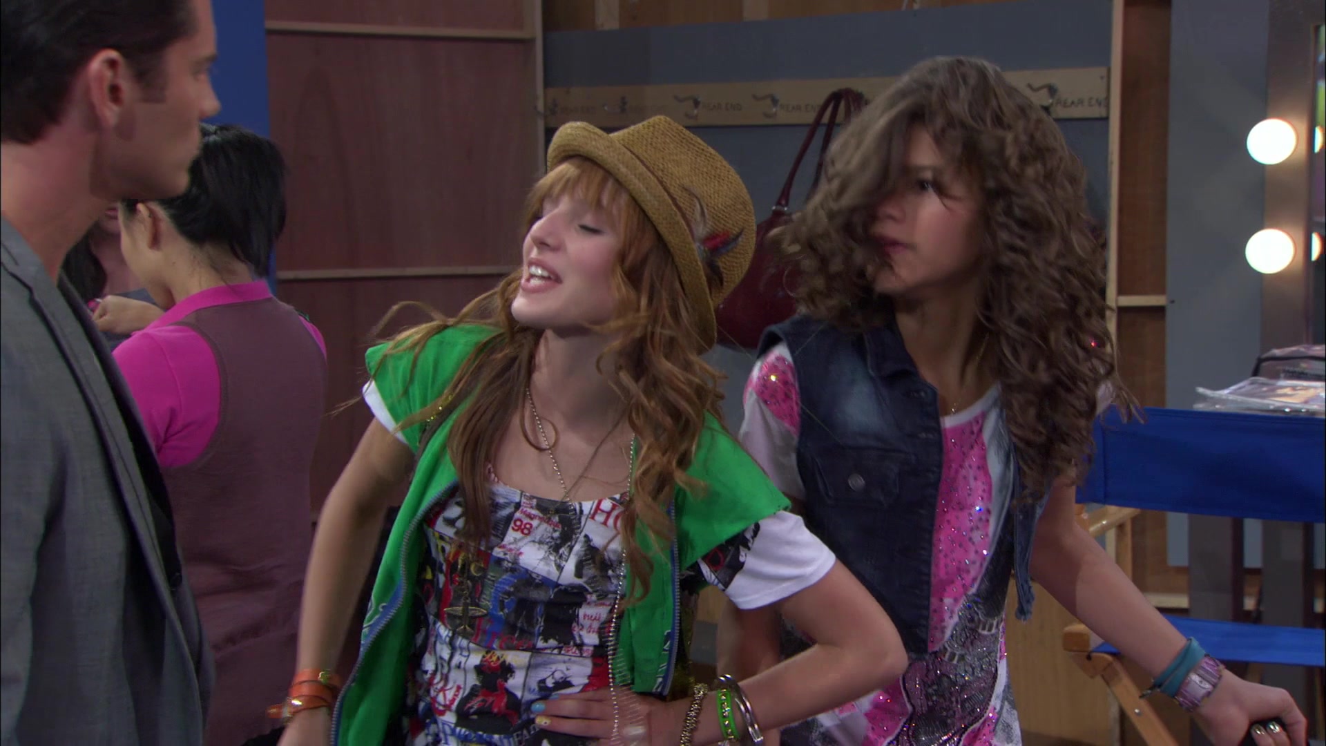 Shake_It_Up_S01E01_1080p_BTD_002977.jpg Shake_It_Up_S01E01_1080p_BTD_002977.jpg