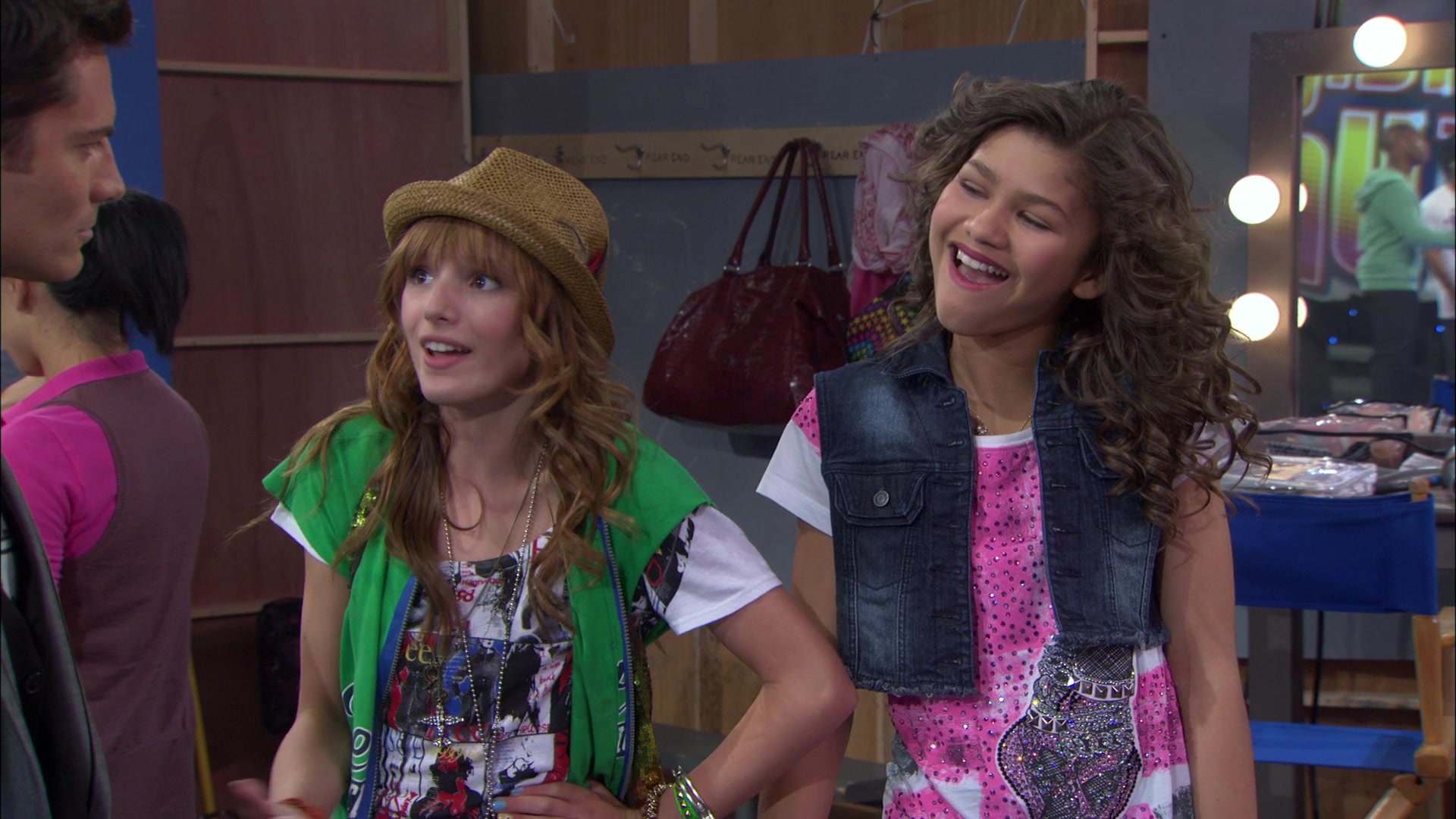 Shake_It_Up_S01E01_1080p_BTD_002986.jpg Shake_It_Up_S01E01_1080p_BTD_002986.jpg