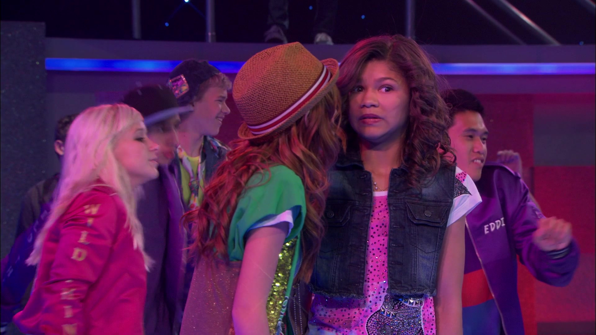 Shake_It_Up_S01E01_1080p_BTD_003093.jpg