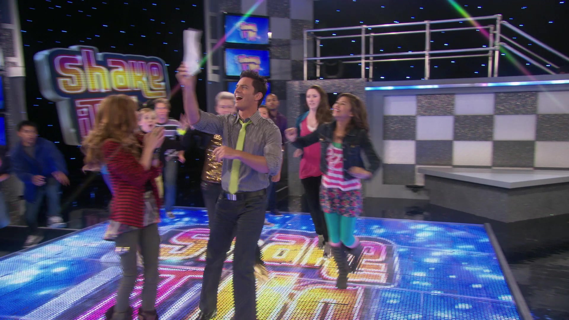 Shake_It_Up_S01E02_1080p_BTD_000072.jpg Shake_It_Up_S01E02_1080p_BTD_000072.jpg