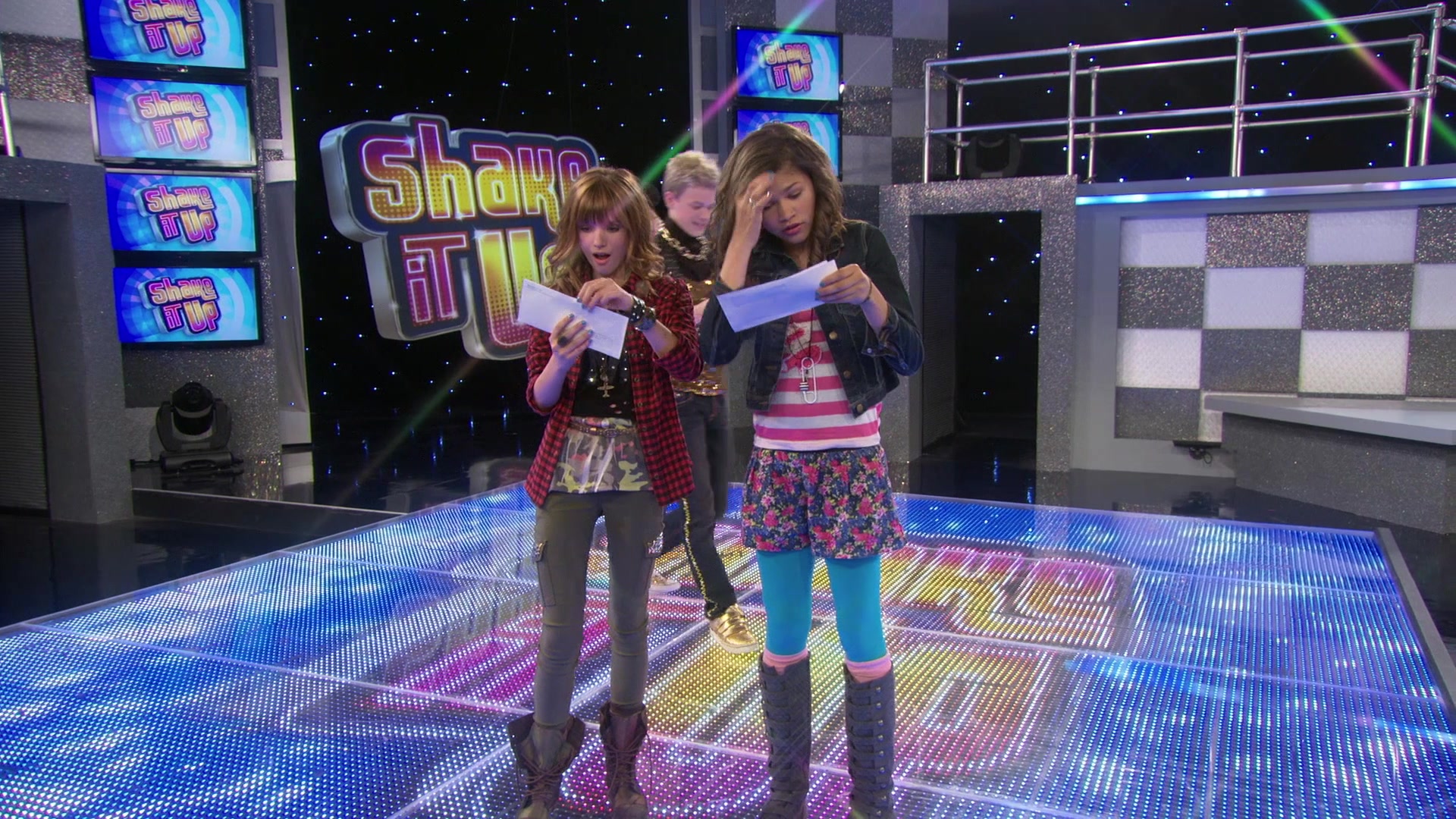 Shake_It_Up_S01E02_1080p_BTD_000110.jpg Shake_It_Up_S01E02_1080p_BTD_000110.jpg