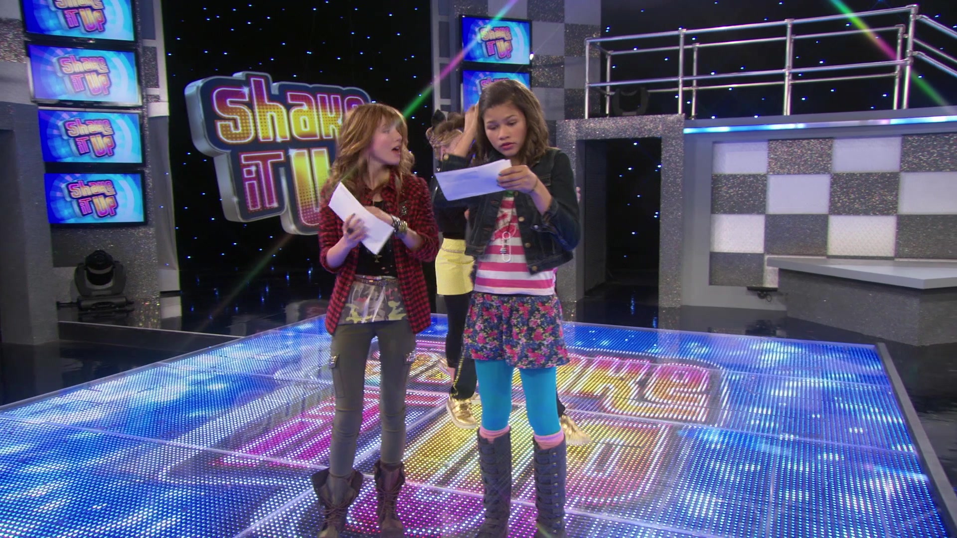 Shake_It_Up_S01E02_1080p_BTD_000111.jpg Shake_It_Up_S01E02_1080p_BTD_000111.jpg