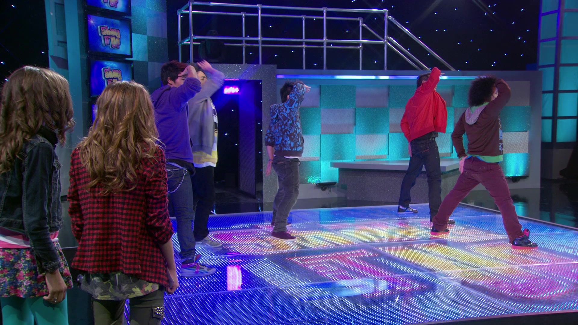 Shake_It_Up_S01E02_1080p_BTD_000359.jpg Shake_It_Up_S01E02_1080p_BTD_000359.jpg